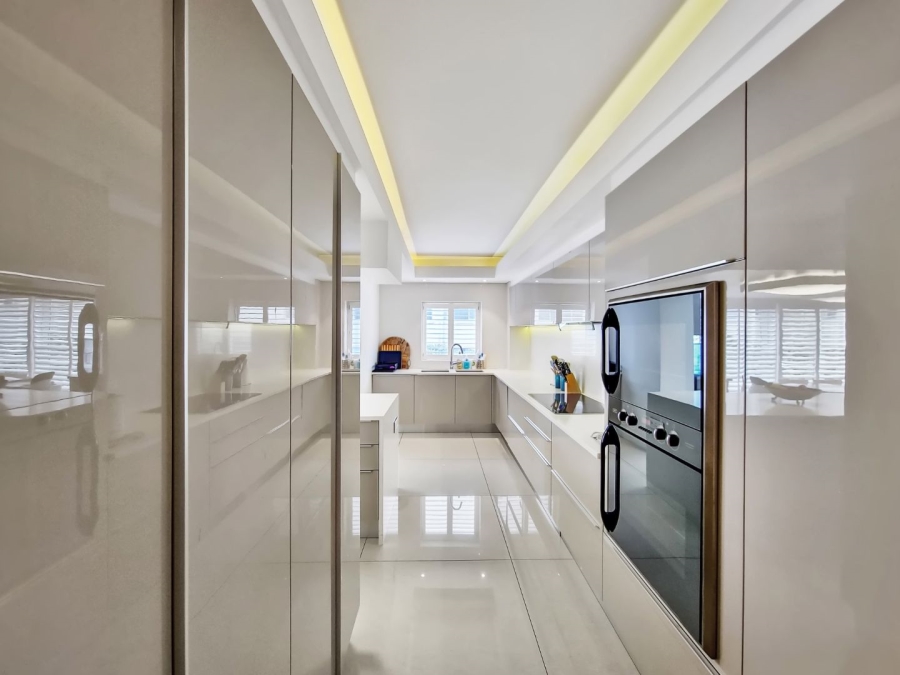 4 Bedroom Property for Sale in Mouille Point Western Cape